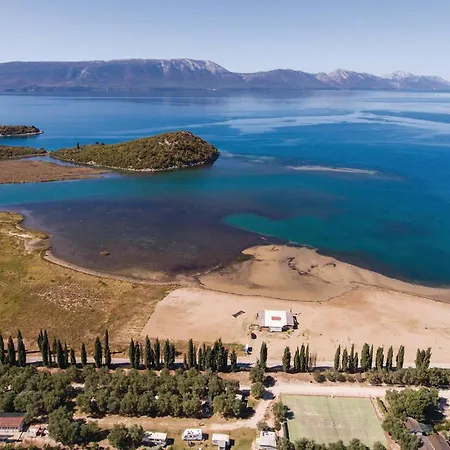 1 Bedroom Gorgeous In Rogotin-ploce Rogotin