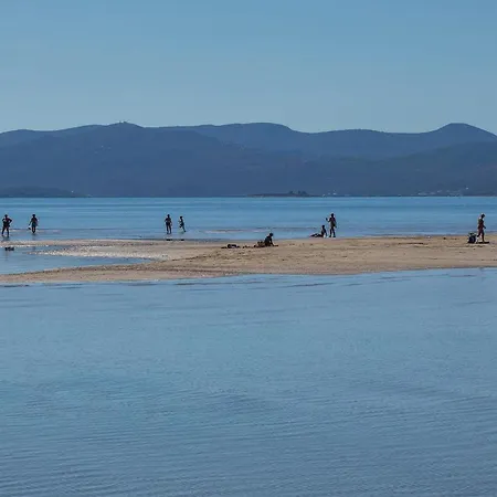 1 Bedroom Gorgeous In Rogotin-ploce Apartamento *