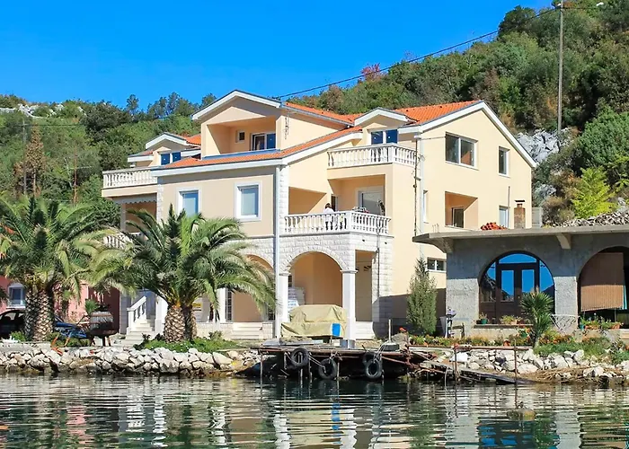 1 Bedroom Gorgeous In Rogotin-ploce Rogotin