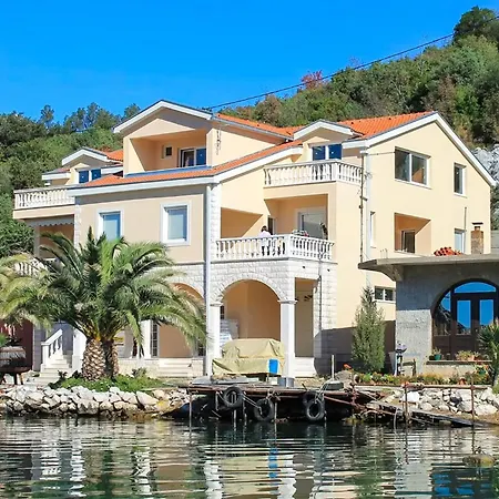 1 Bedroom Gorgeous In Rogotin-ploce Rogotin