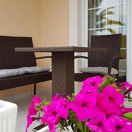 1 Bedroom Gorgeous In Rogotin-ploce Rogotin