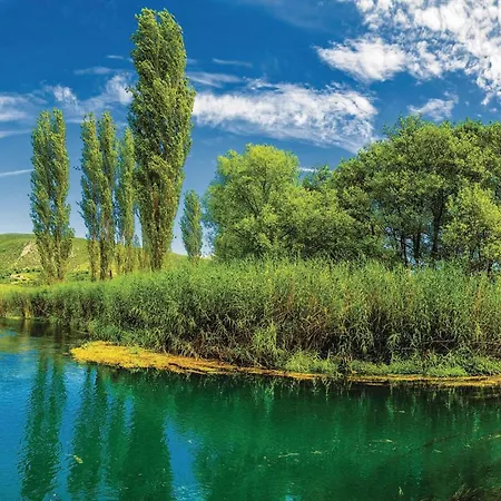 1 Bedroom Gorgeous In Rogotin-ploce Rogotin