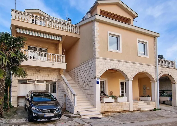 1 Bedroom Gorgeous In Rogotin-ploce * Rogotin