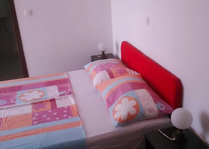 1 Bedroom Gorgeous In Rogotin-ploce * Rogotin