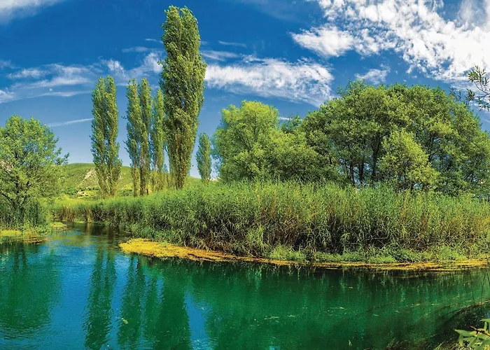 1 Bedroom Gorgeous In Rogotin-ploce Rogotin